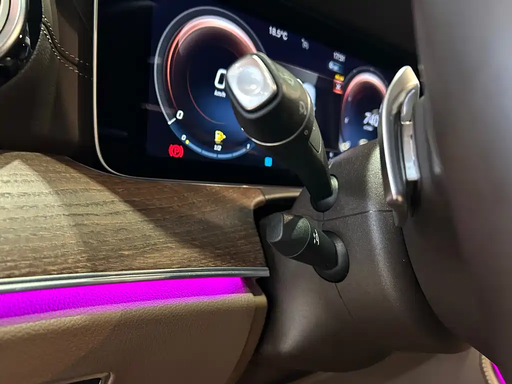 Mercedes-Benz E-Class 2023 — фото 13