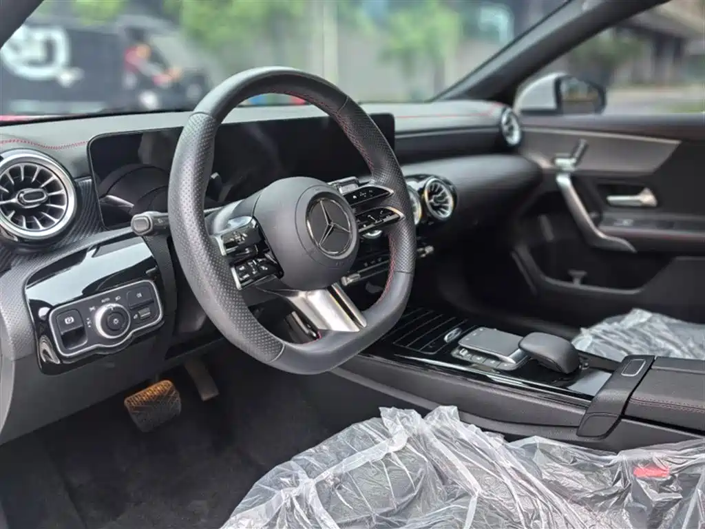 Mercedes-Benz A-Class 2024 — фото 20