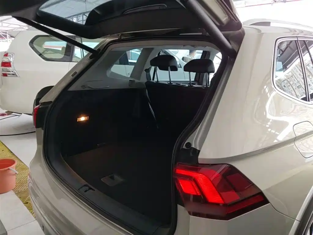 Volkswagen Tiguan L 2021 — фото 19