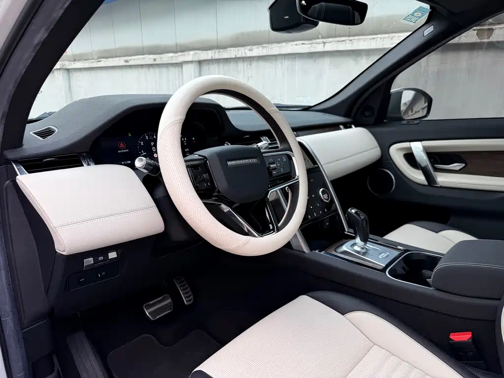 Land Rover Discovery Sport 2023 — фото 17