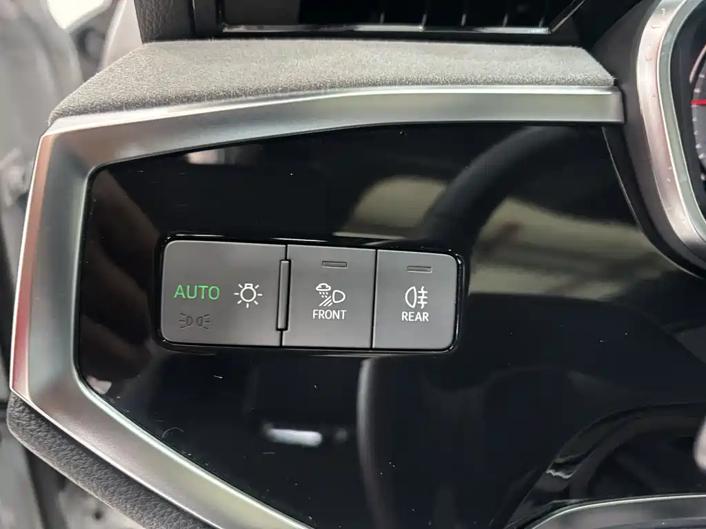 Audi Q3 Sportback 2025 — фото 15