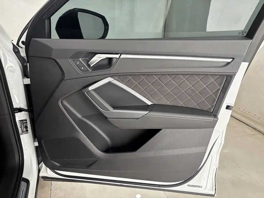 Audi Q3 Sportback 2025 — фото 26