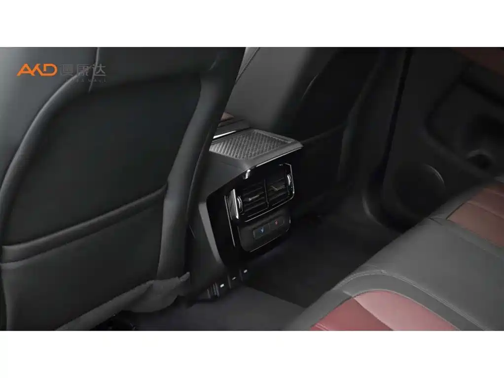 Land Rover Evoque 2023 — фото 9