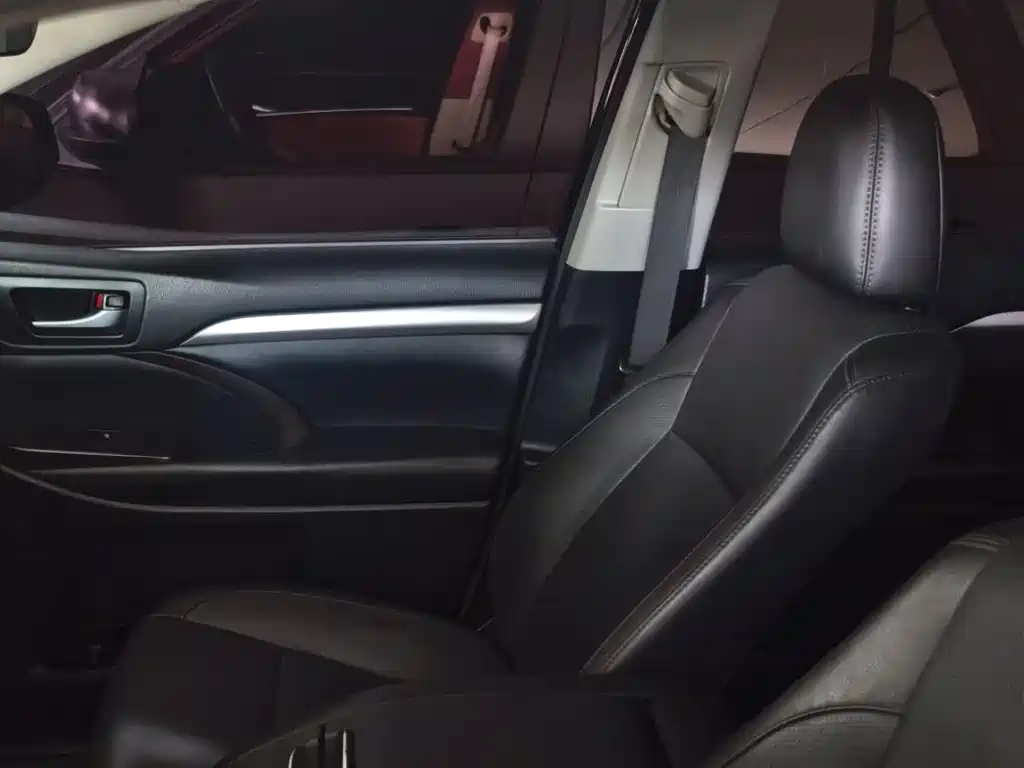 Toyota Highlander 2018 — фото 20