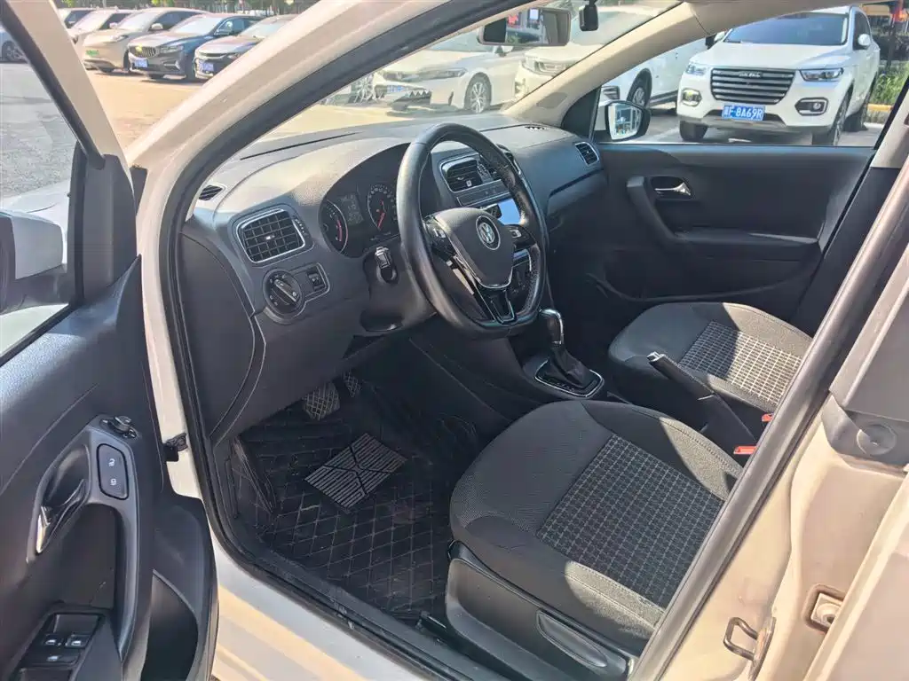 Volkswagen Polo 2016