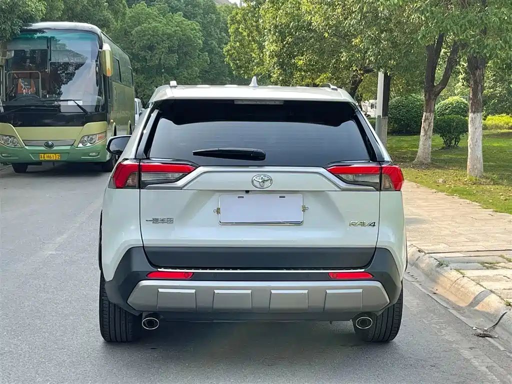 Toyota RAV4 2025