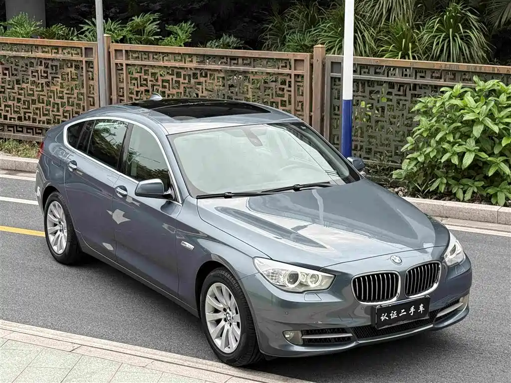 BMW 5 Series GT 2011 — фото 13