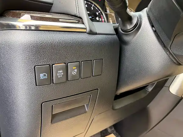 Toyota Alphard 2015