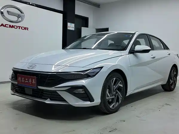 Hyundai Elantra 2025
