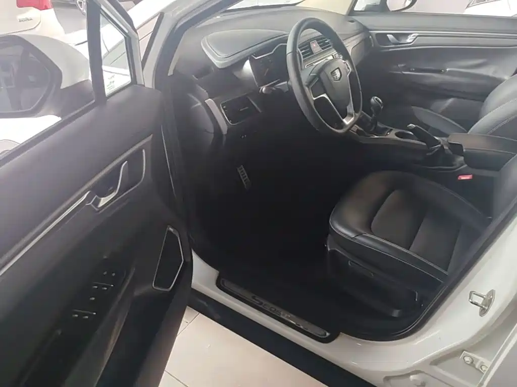 Geely Emgrand GS 2017 — фото 16