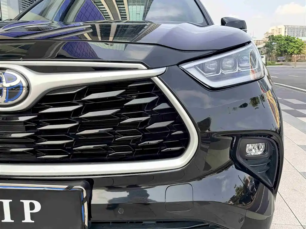 Toyota Highlander 2024 — фото 18