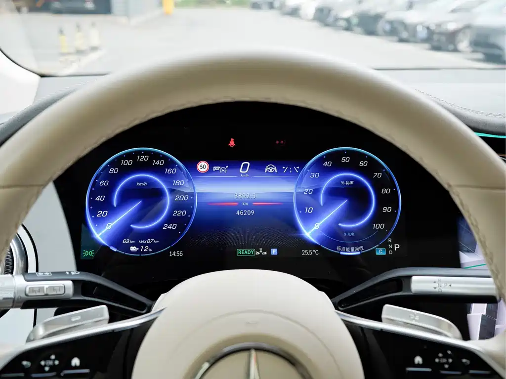 Mercedes-Benz EQS SUV 2024 — фото 9