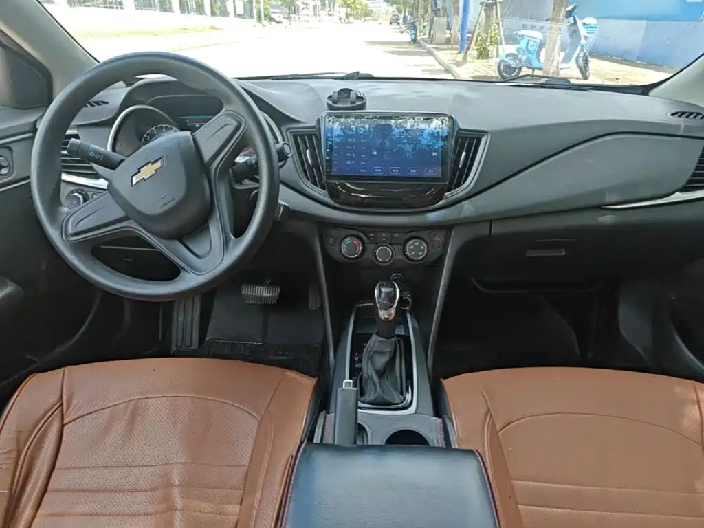 Chevrolet Cavalier 2018 — фото 10