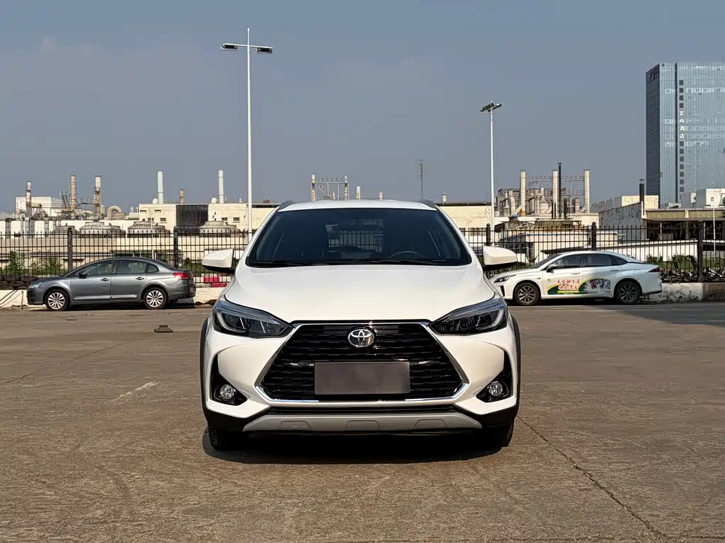 Toyota Yaris L 2022