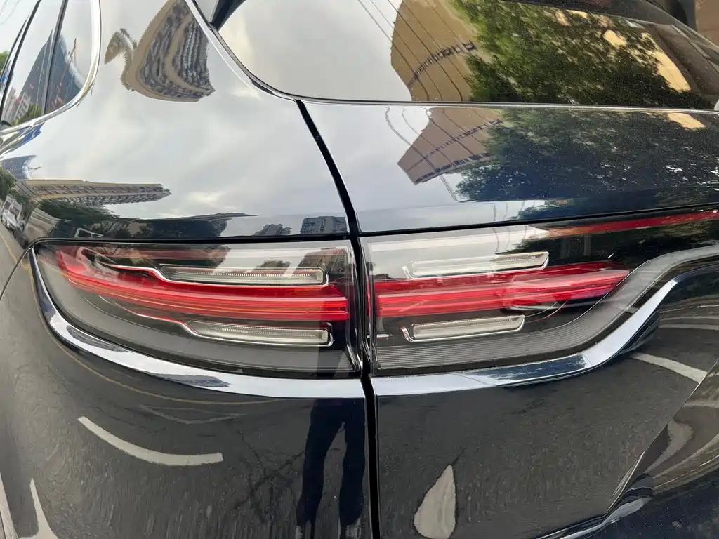 Porsche Cayenne 2021