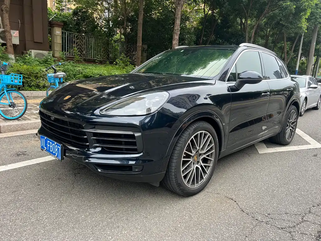 Porsche Cayenne 2021