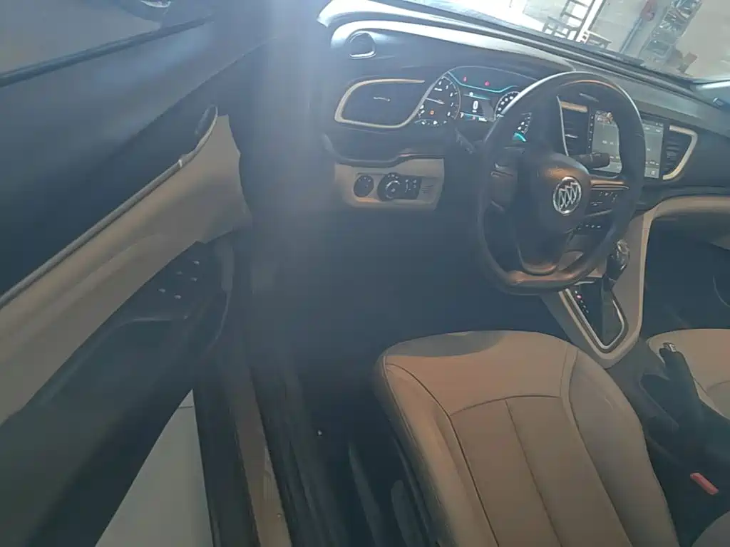 Buick Excelle 2017 — фото 16