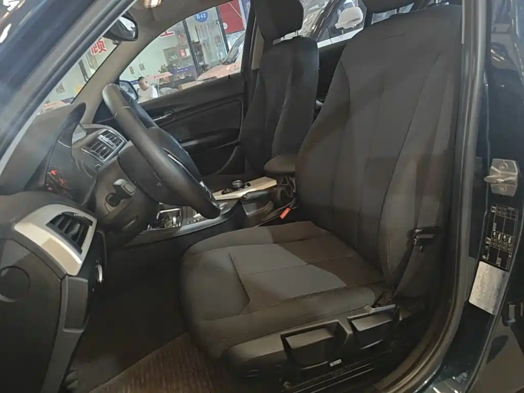 BMW 1 Series 2015 — фото 15
