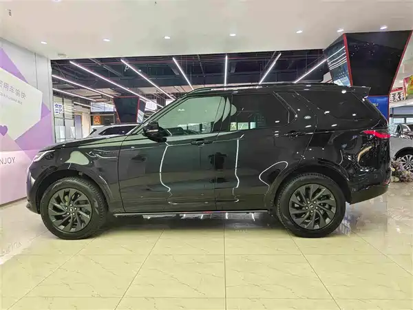 Land Rover Discovery 2023