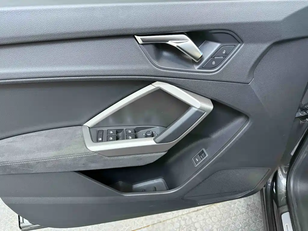 Audi Q3 2022 — фото 16
