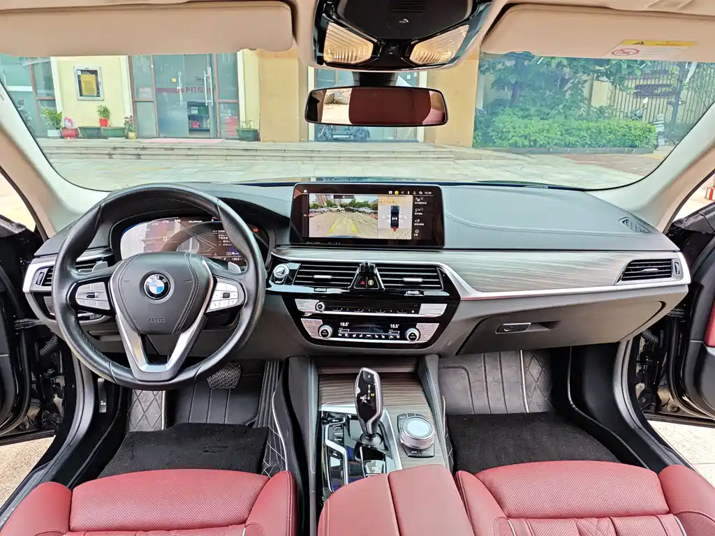 BMW 5 Series 2022 — фото 10