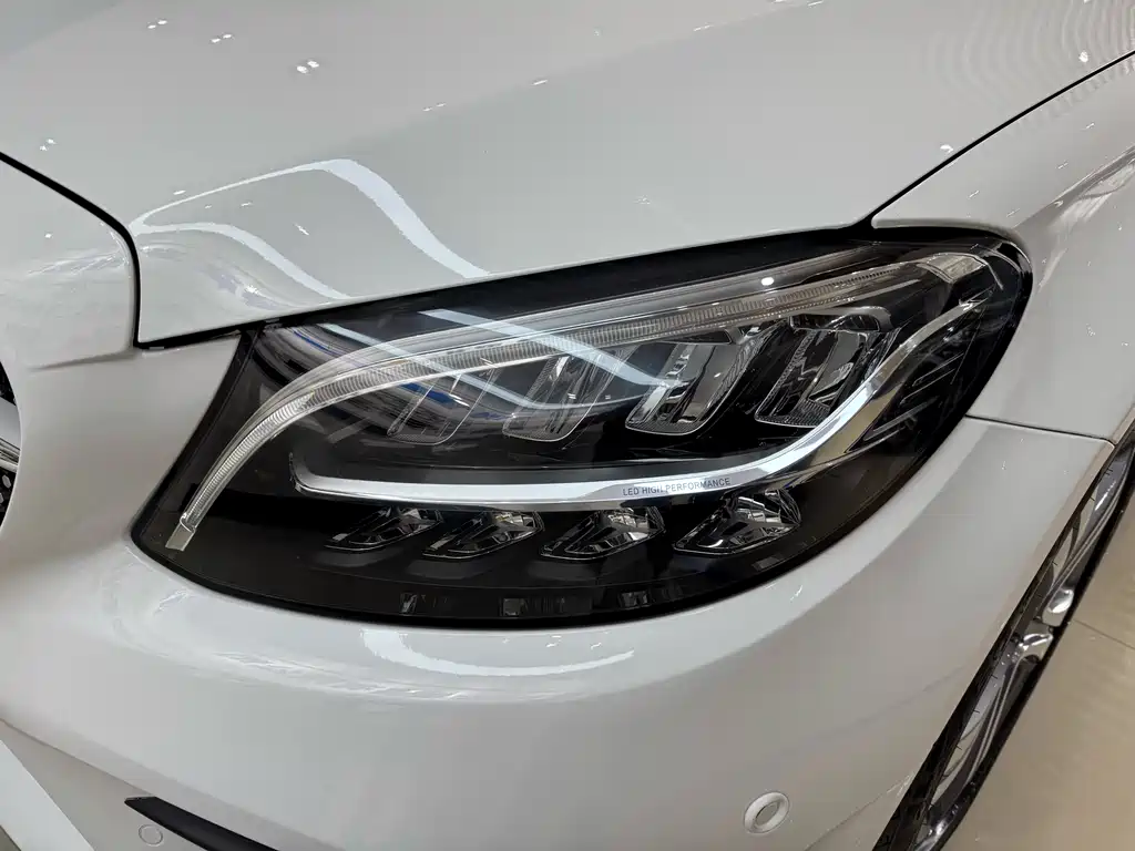 Mercedes-Benz C-Class 2019 — фото 17