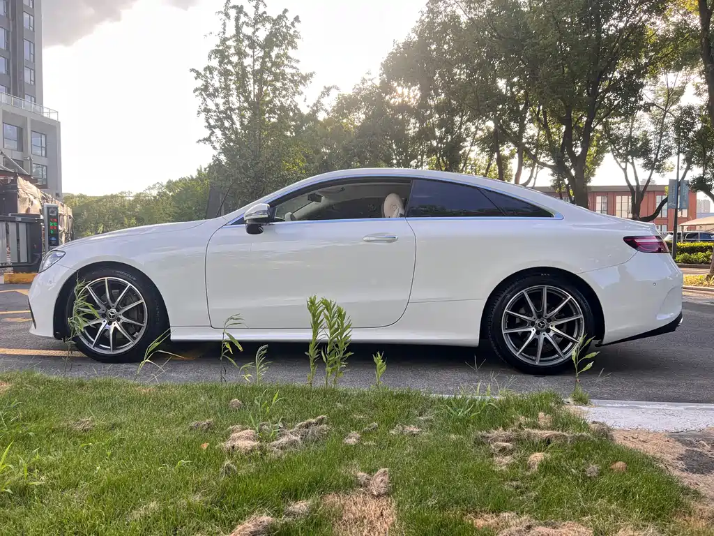 Mercedes-Benz E-Class 2021