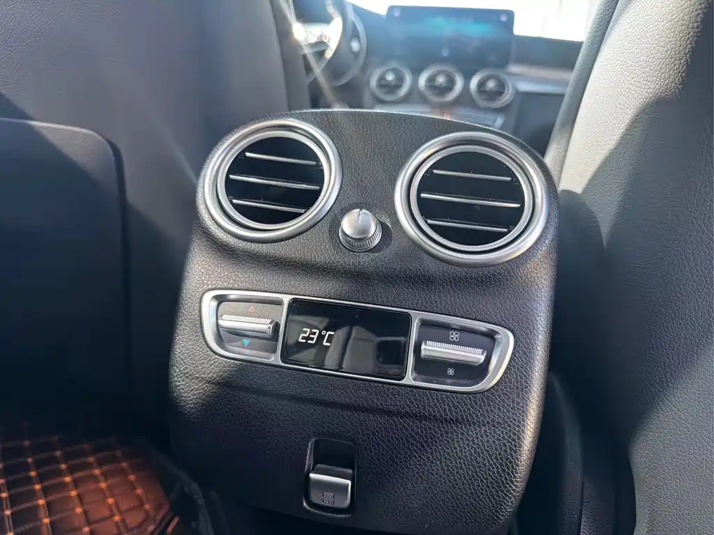 Mercedes-Benz GLC 2021 — фото 11