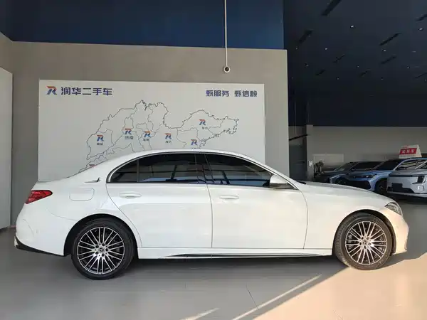 Mercedes-Benz C-Class 2024