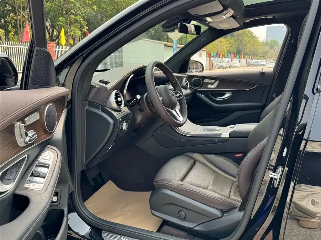 Mercedes-Benz GLC 2021