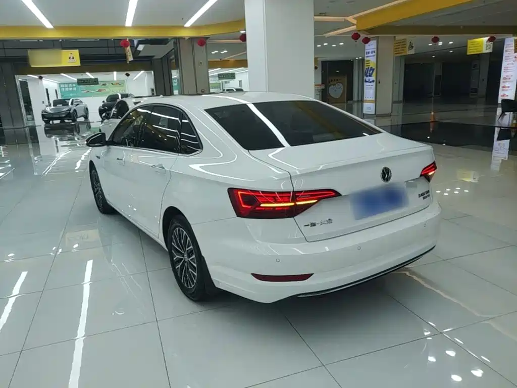 Volkswagen Sagitar 2021