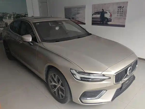 Volvo S60 2025