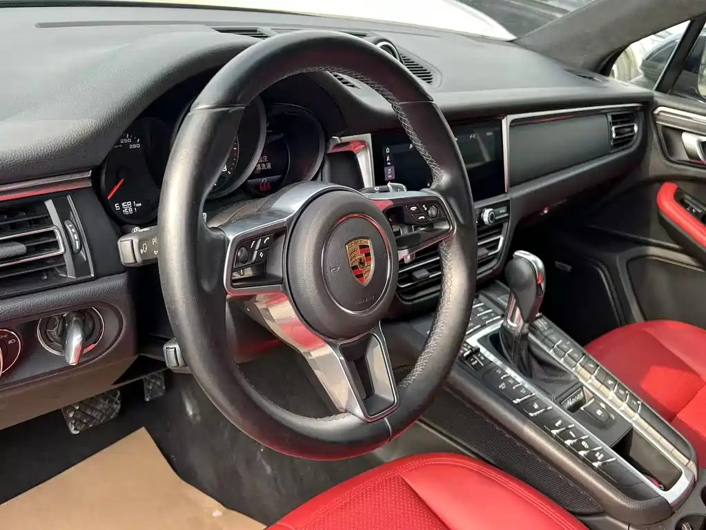 Porsche Macan 2021 — фото 23