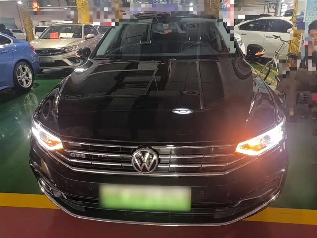 Volkswagen Magotan GTE PHEV 2023 — фото 3