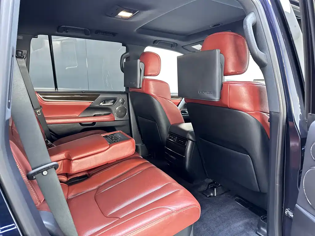 Lexus LX 2018 — фото 14