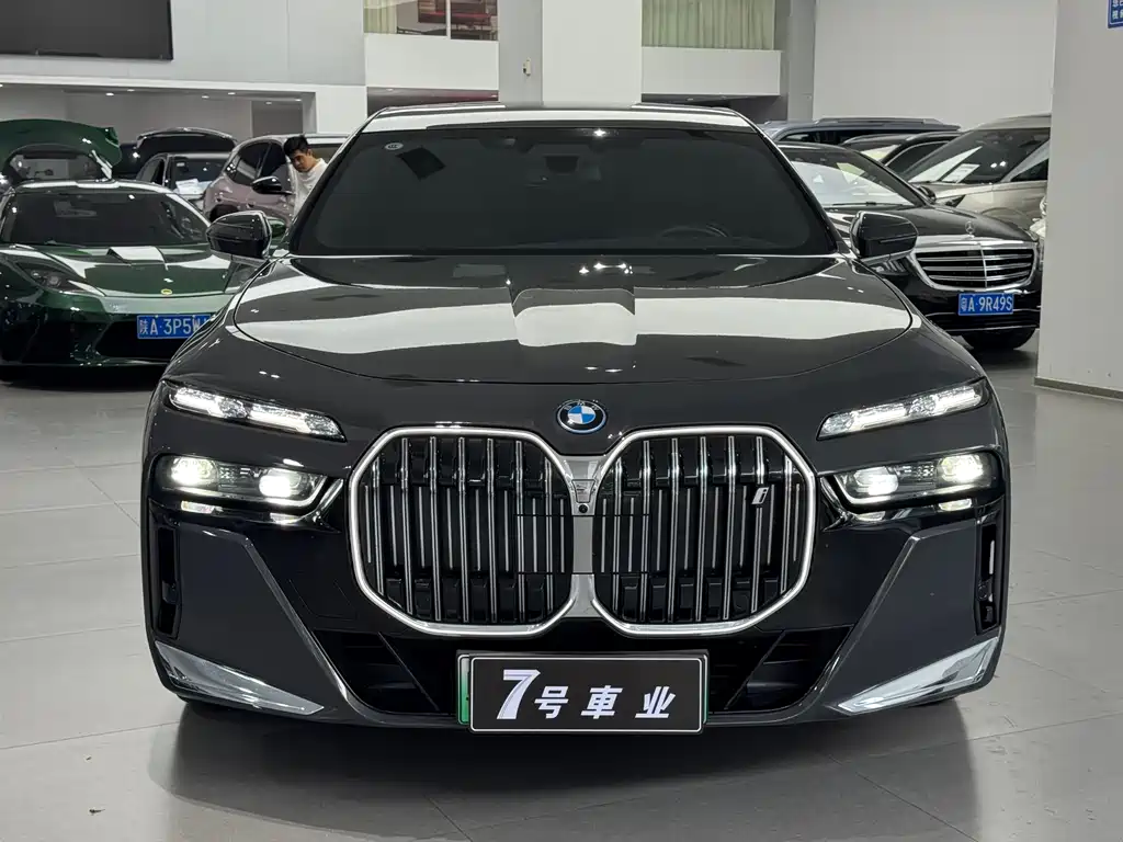 BMW i7 2024