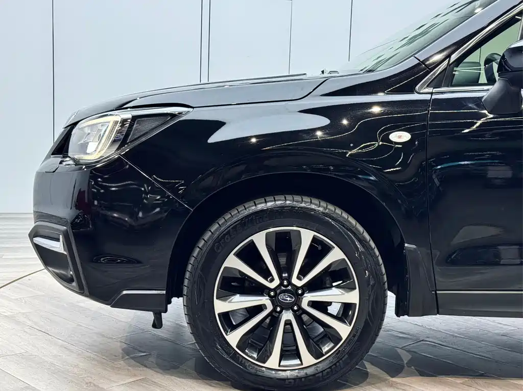 Subaru Forester 2018 — фото 10