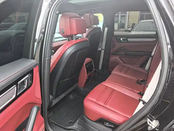 Porsche Cayenne 2023