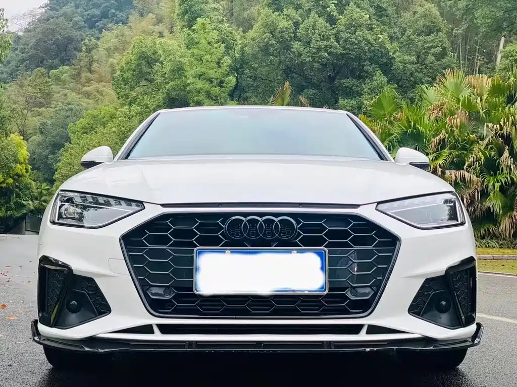 Audi A4L 2020