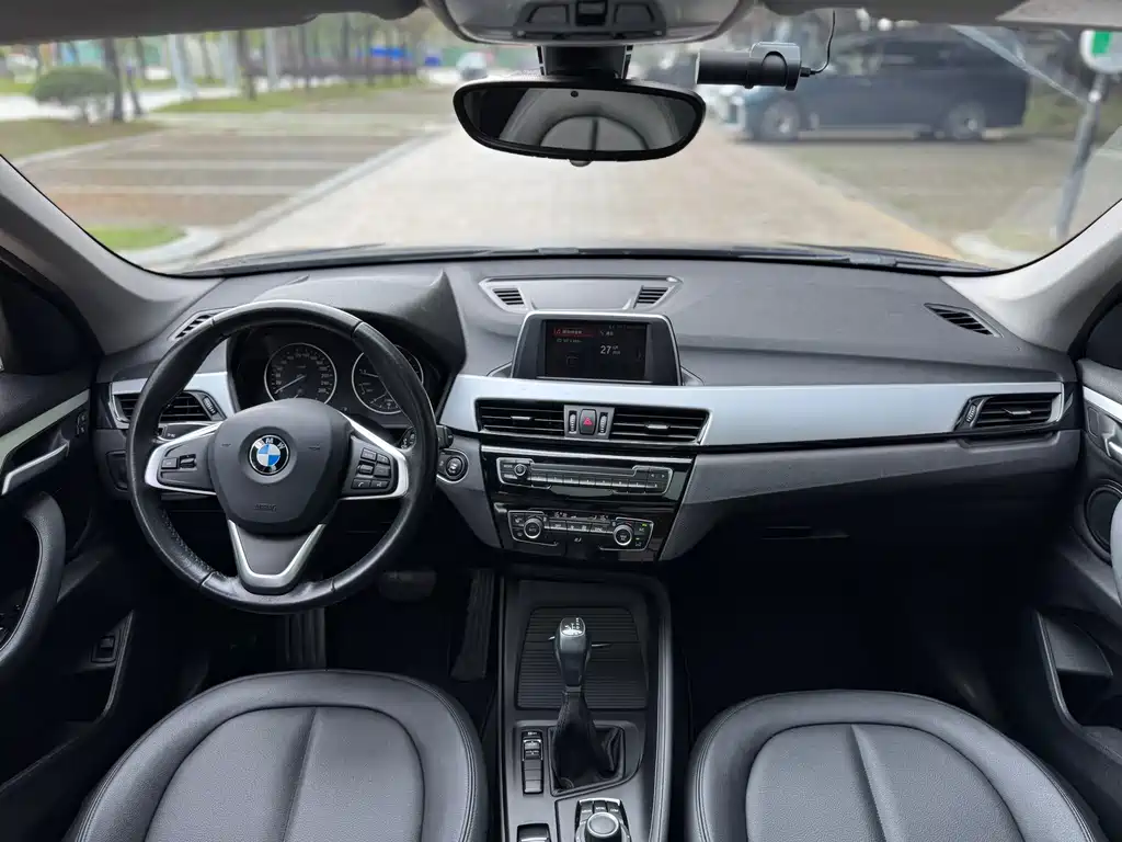 BMW X1 2018 — фото 12