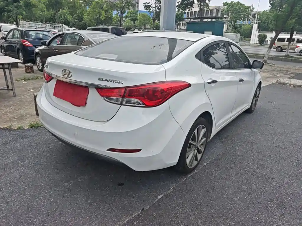Hyundai Elantra Langdong 2015 — фото 7