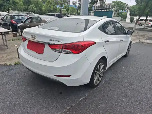Hyundai Elantra Langdong 2015