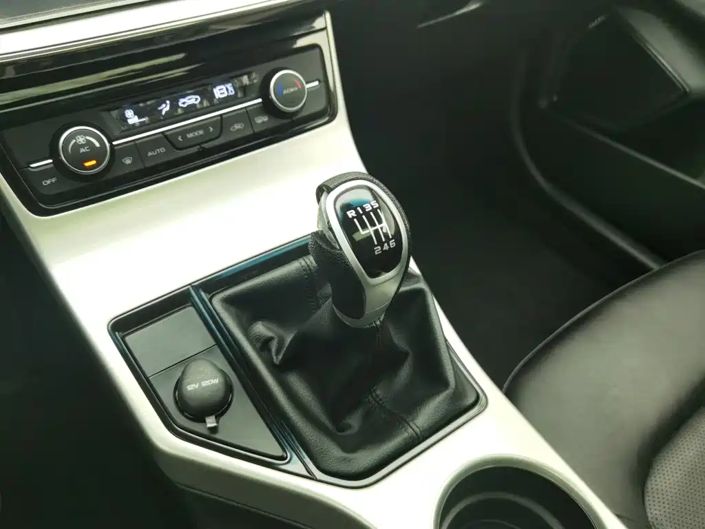 Geely Emgrand GL 2016 — фото 13
