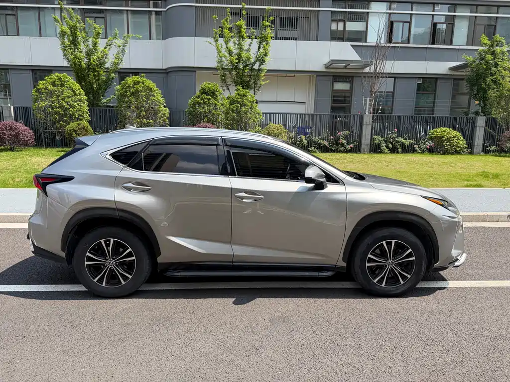 Lexus NX 2018 — фото 7