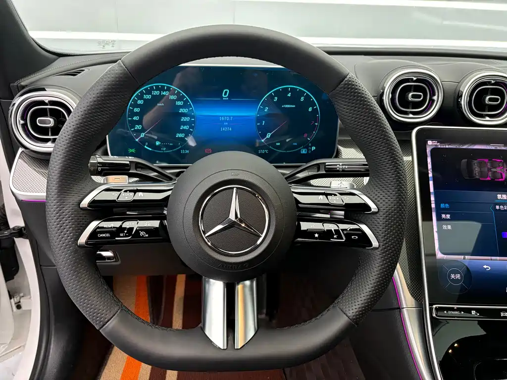 Mercedes-Benz C-Class 2023 — фото 17