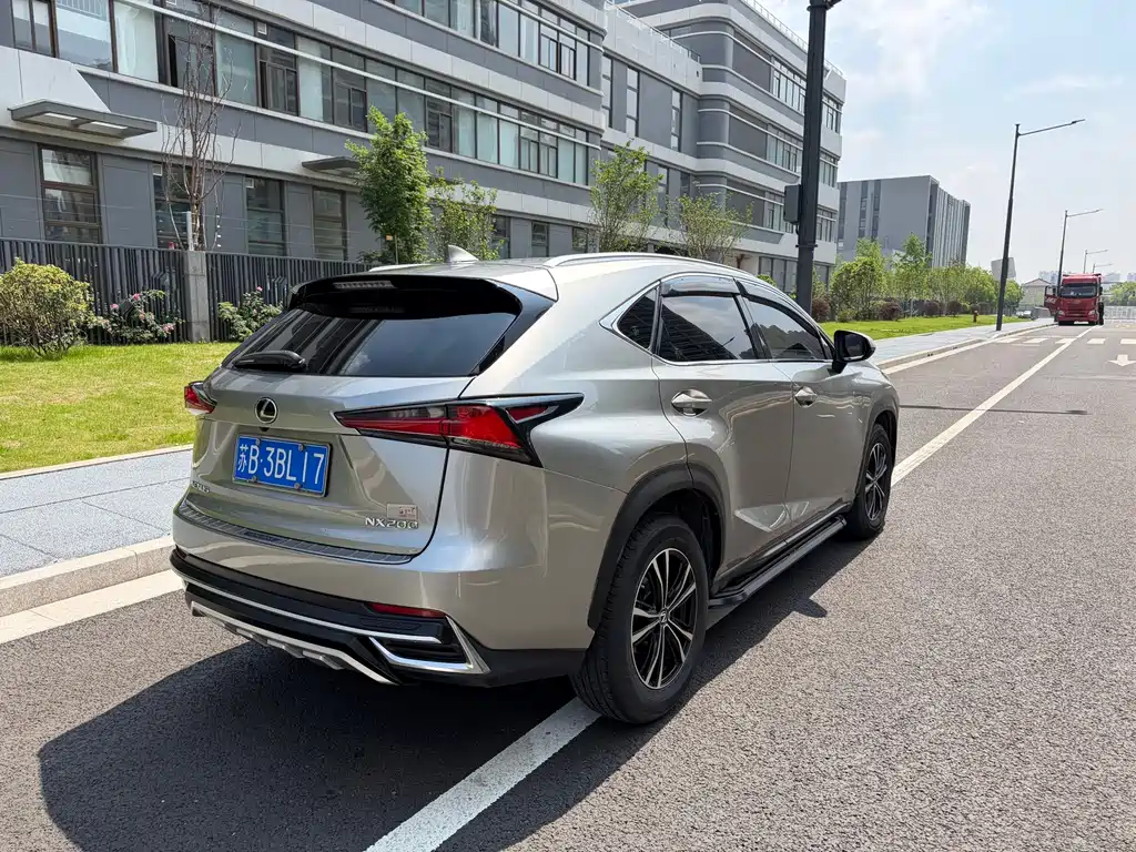 Lexus NX 2018 — фото 6