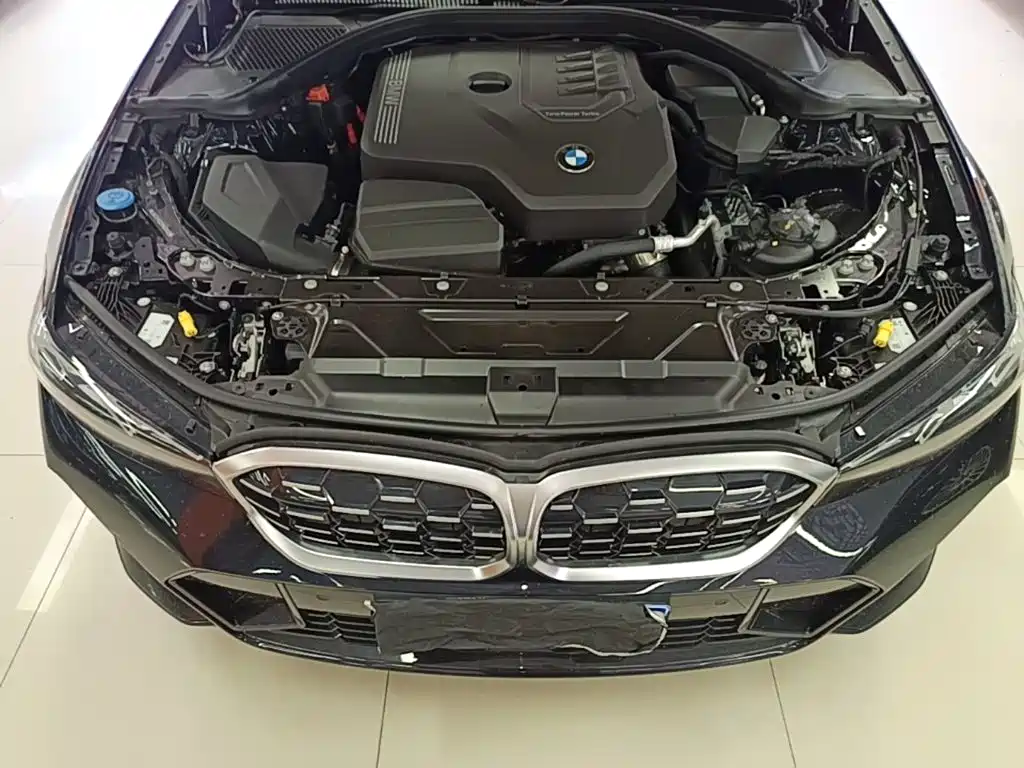 BMW 3 Series 2025 — фото 16