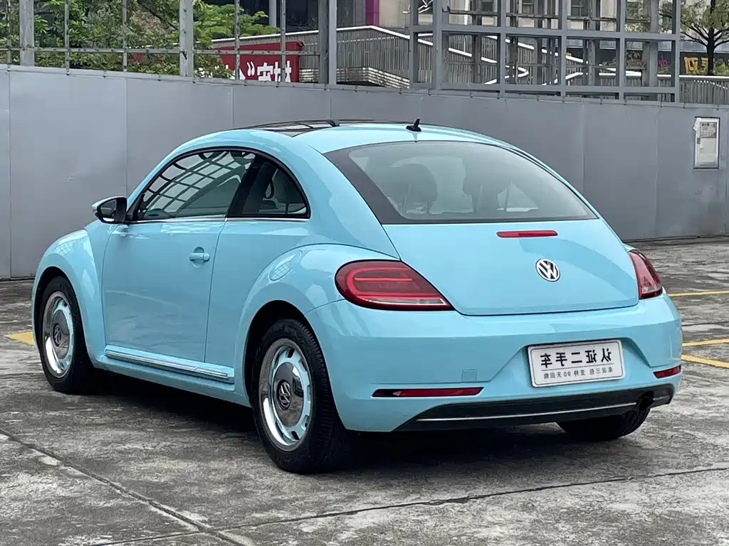 Volkswagen Beetle 2018 — фото 11