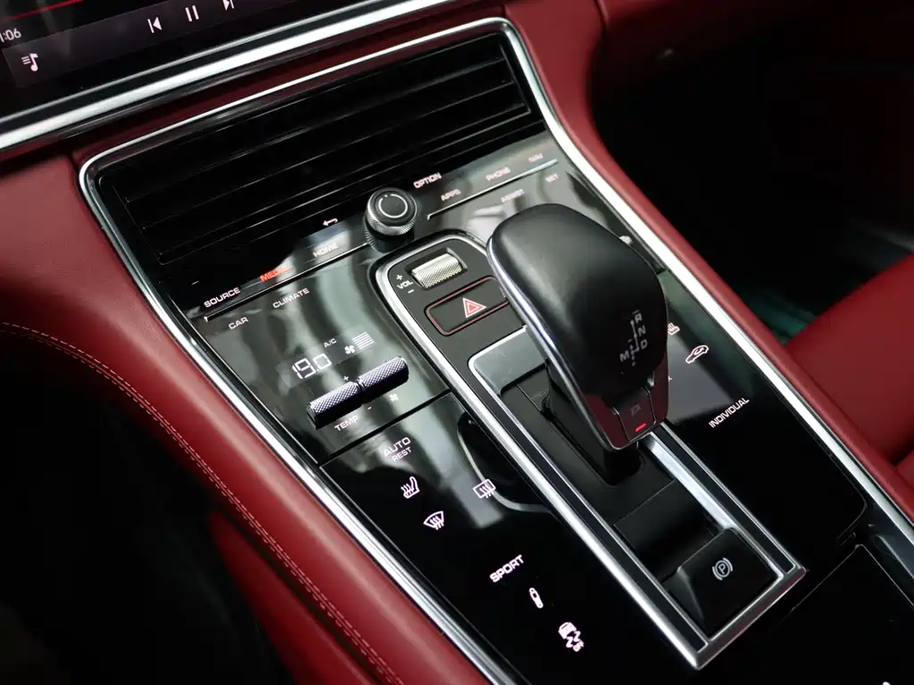 Porsche Panamera 2022 — фото 18