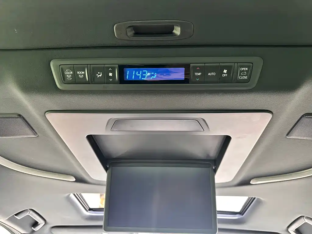 Toyota Vellfire 2021 — фото 31